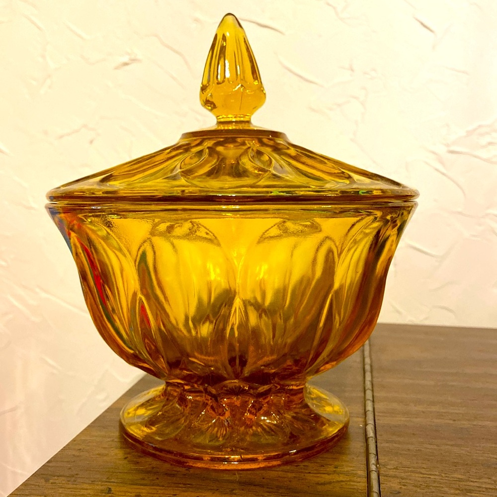 Anchor Hocking Fairfield Amber Honey/Yellow Glass Covered Candy Dish 6”